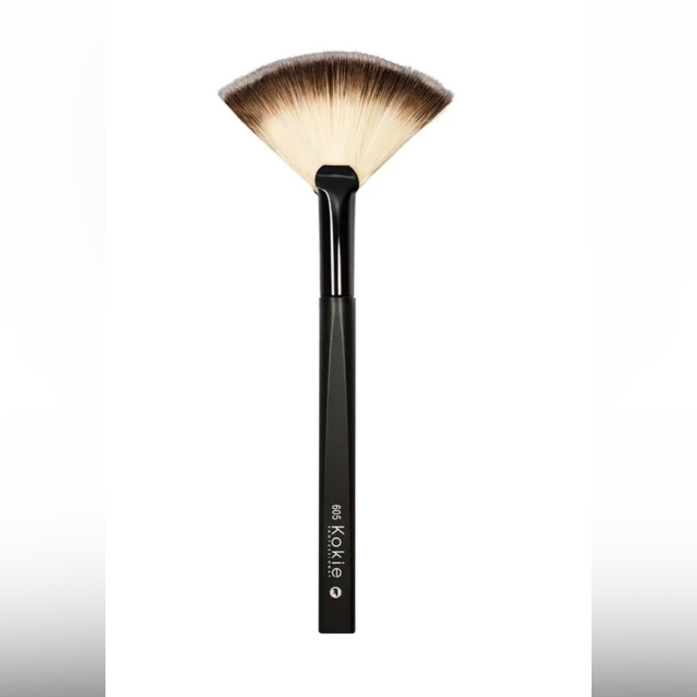 Kokie Professional Fan Brush BR605. NWT.